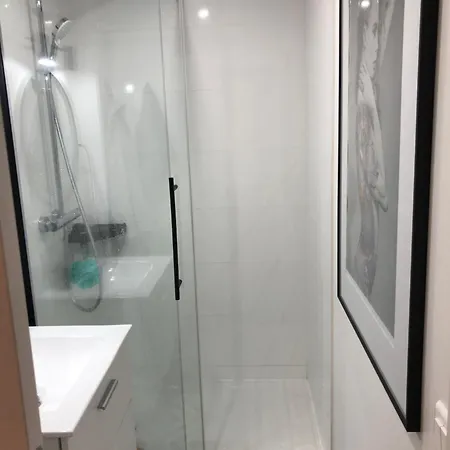 Appt 4 Bedrooms At 15min From Paris